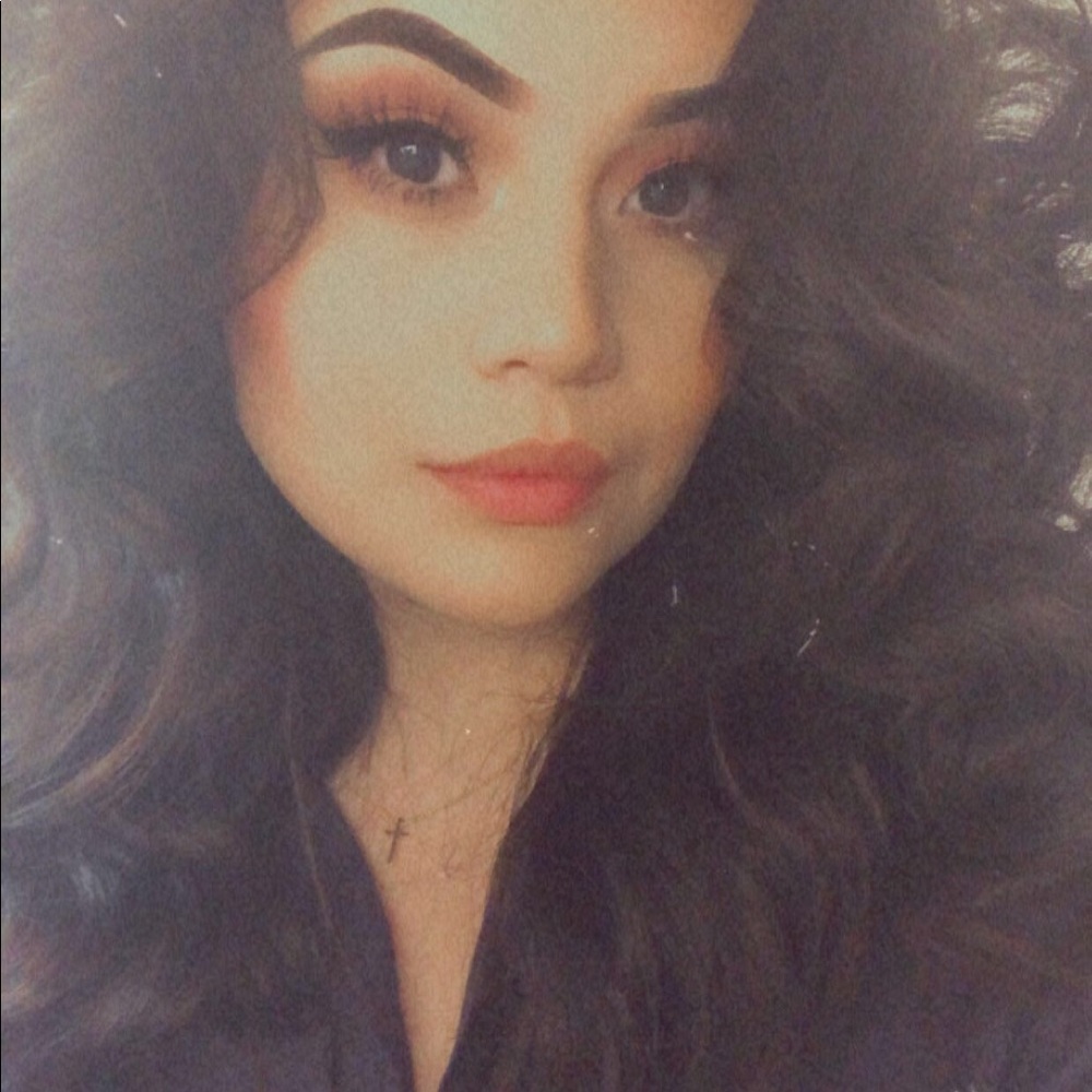 Meet your Posher, Lidia